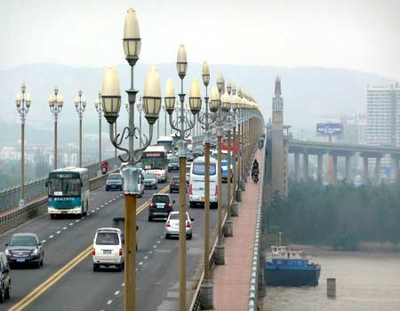Most přes řeku Yangtze