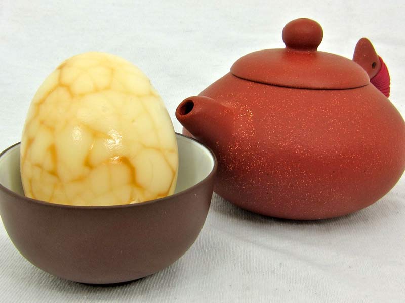Čínská čajová vejce jsou vynikající a vypadají jako skutečný mramor